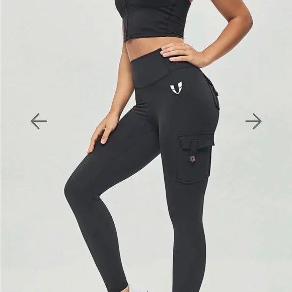 Firmabs Black High-Waisted Leggings with Cargo Pockets - Picture 4 of 9